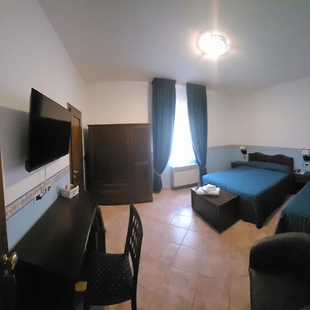 בולסנה Hotel Eden Sul Lago מראה חיצוני תמונה