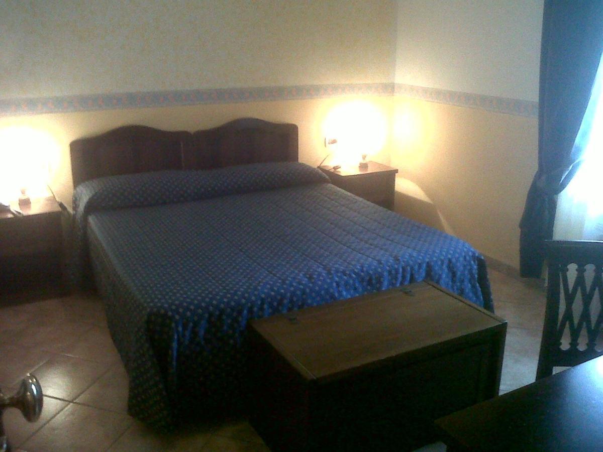 בולסנה Hotel Eden Sul Lago מראה חיצוני תמונה