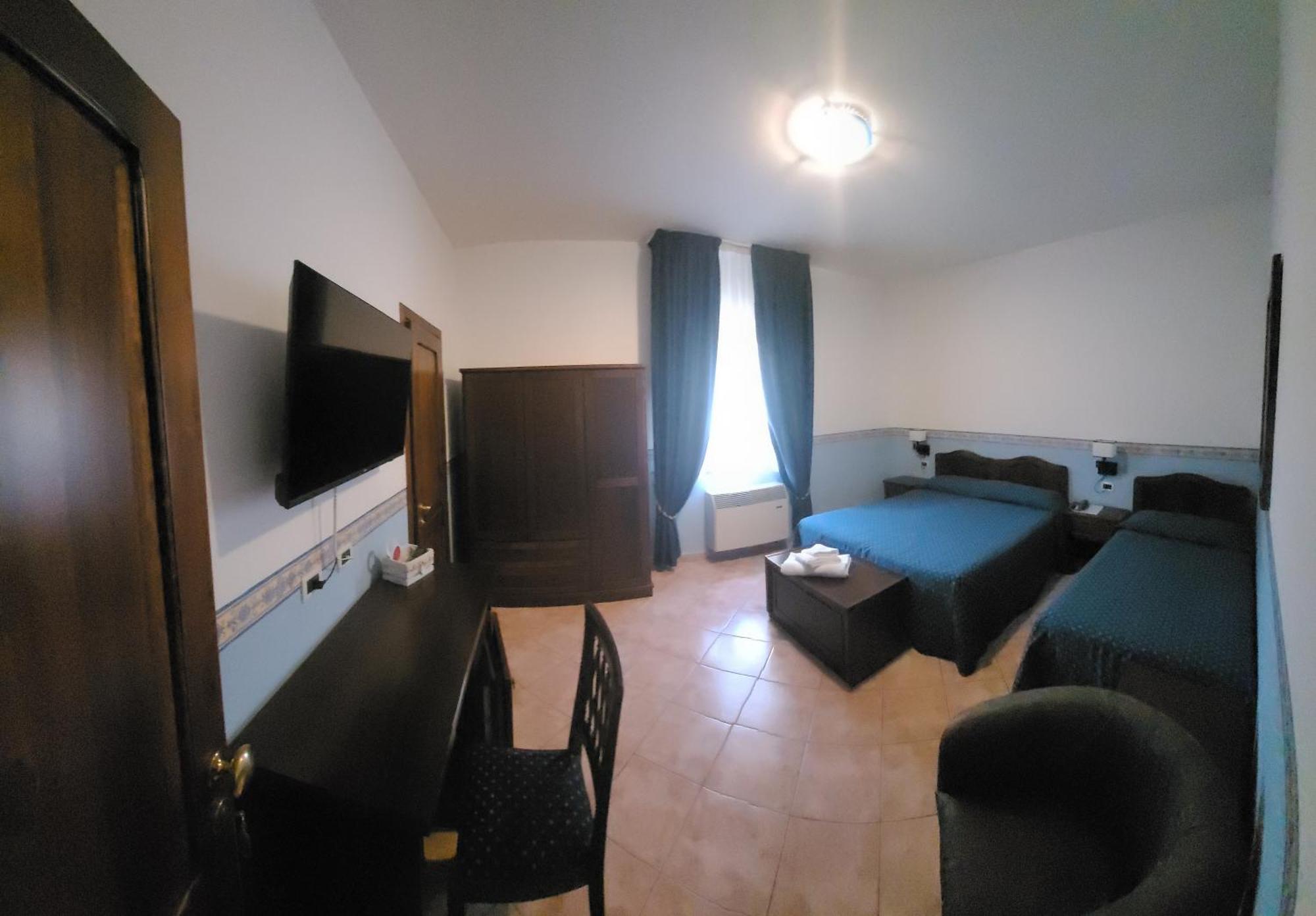 בולסנה Hotel Eden Sul Lago מראה חיצוני תמונה