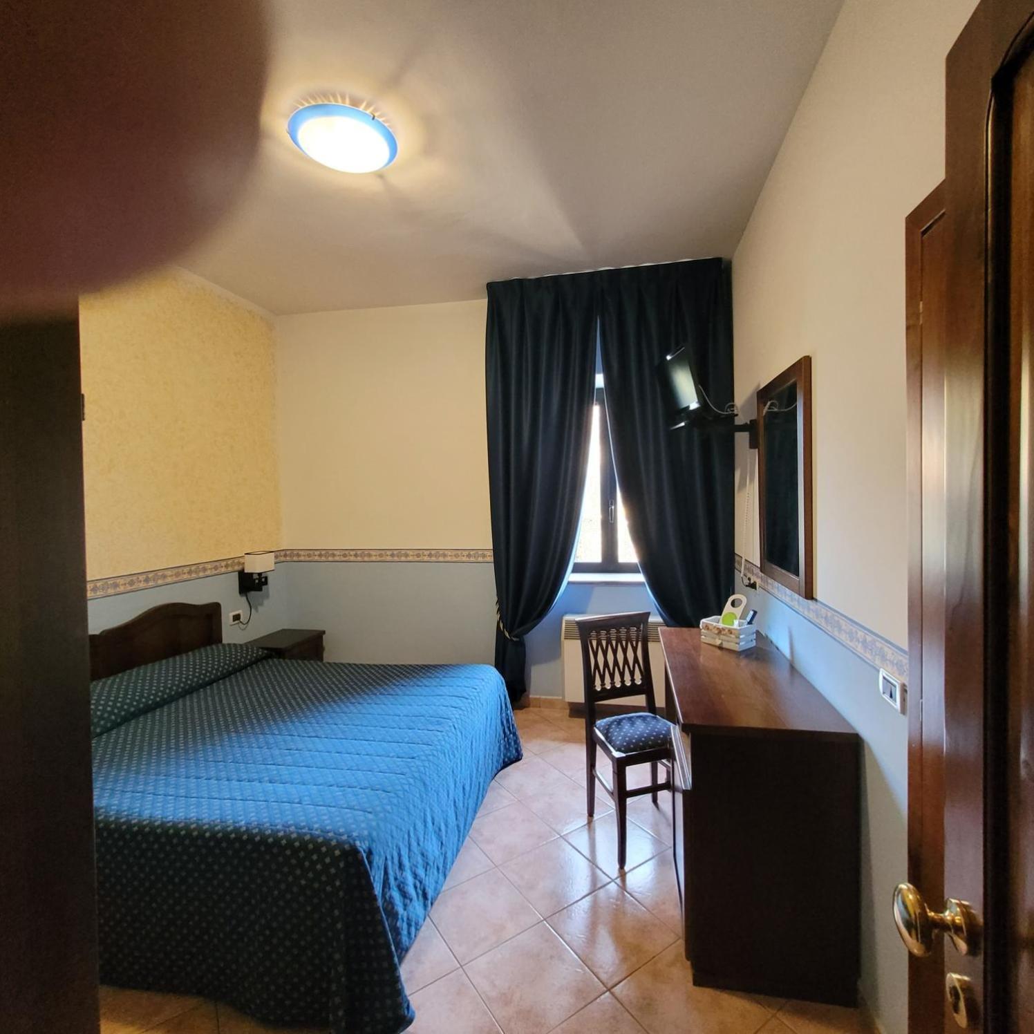 בולסנה Hotel Eden Sul Lago מראה חיצוני תמונה