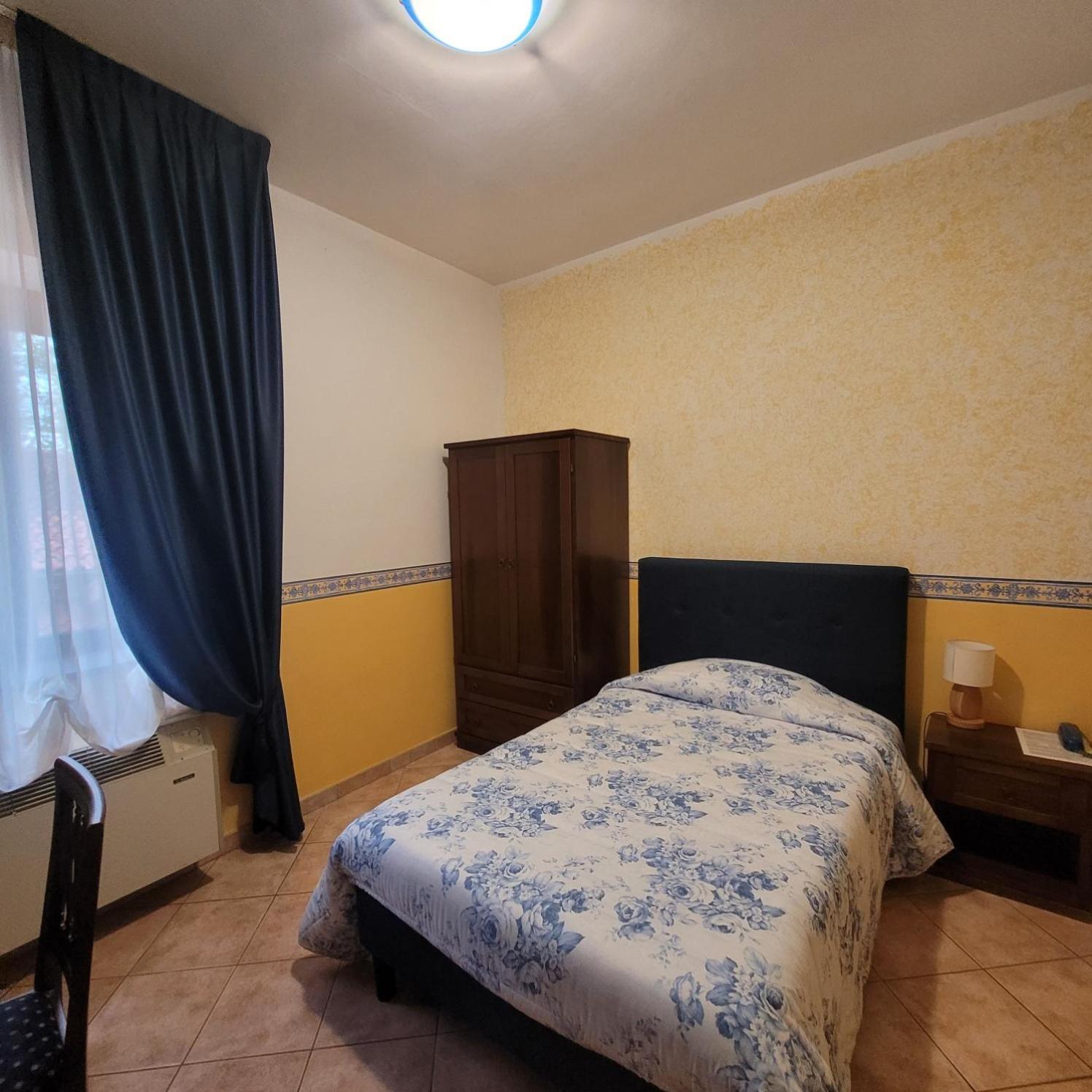 בולסנה Hotel Eden Sul Lago מראה חיצוני תמונה