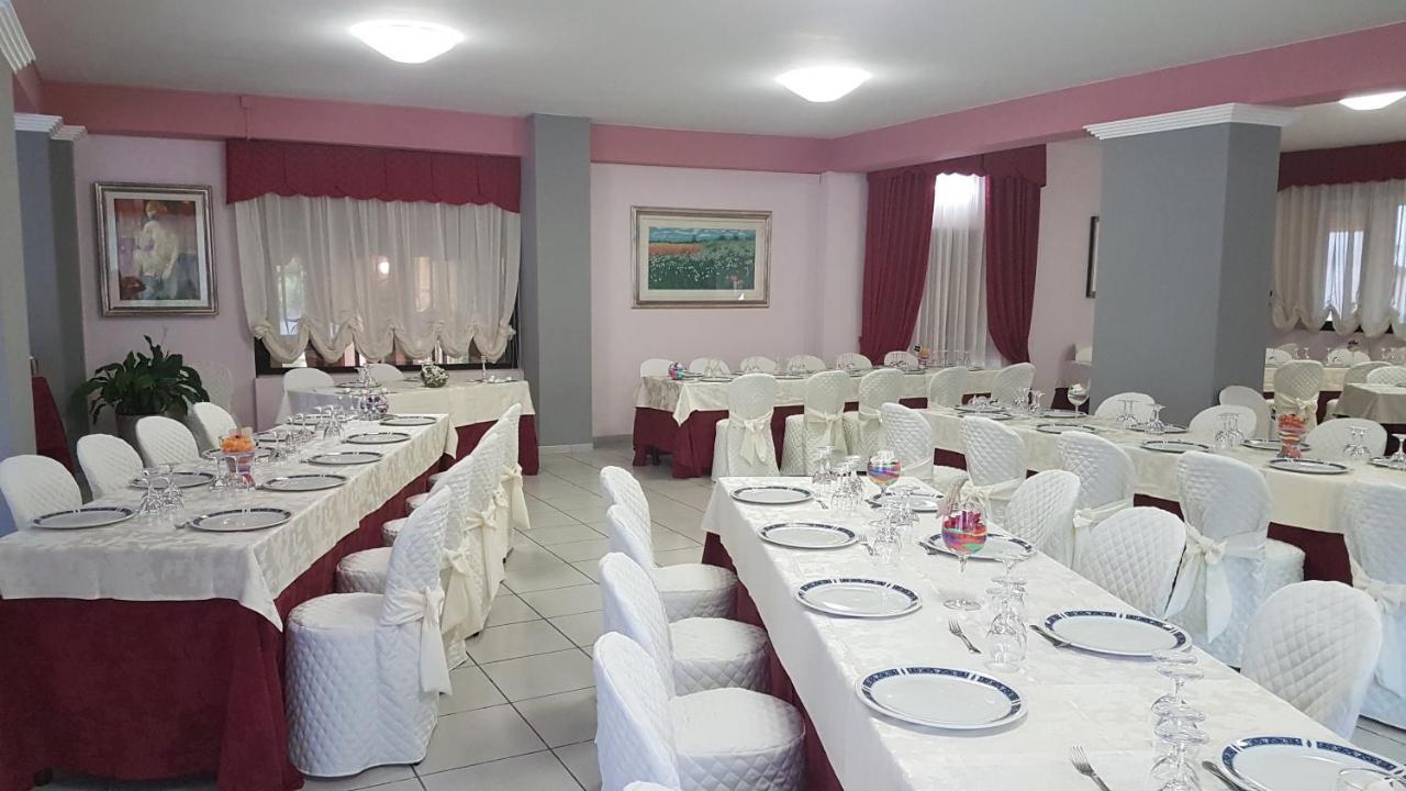 בולסנה Hotel Eden Sul Lago מראה חיצוני תמונה