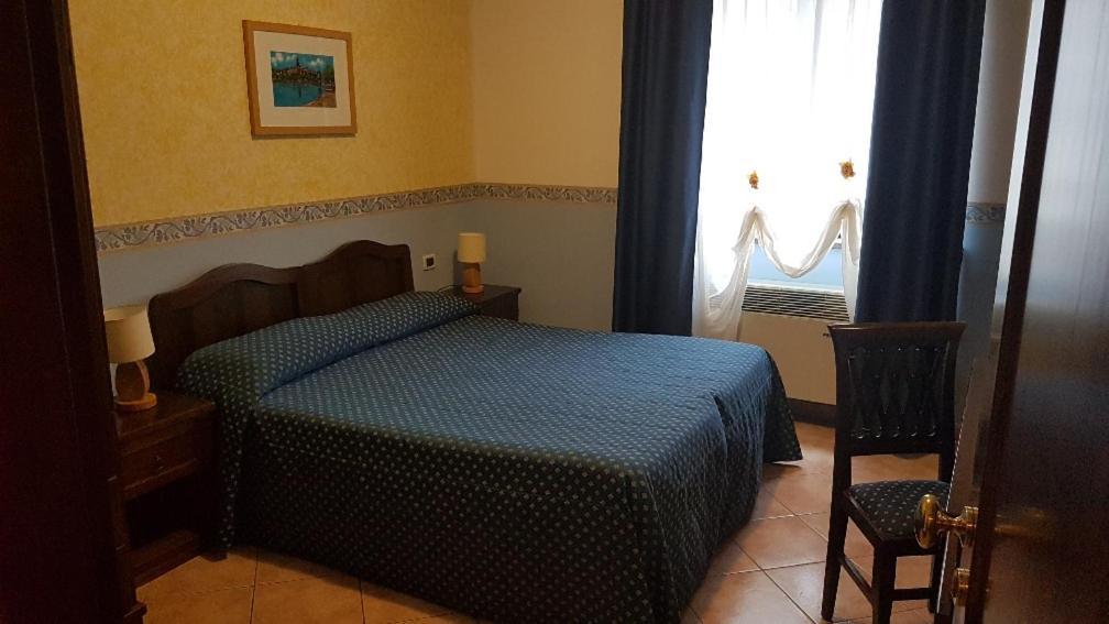 בולסנה Hotel Eden Sul Lago מראה חיצוני תמונה