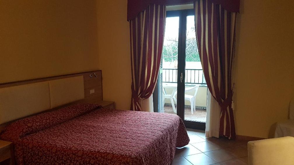 בולסנה Hotel Eden Sul Lago מראה חיצוני תמונה