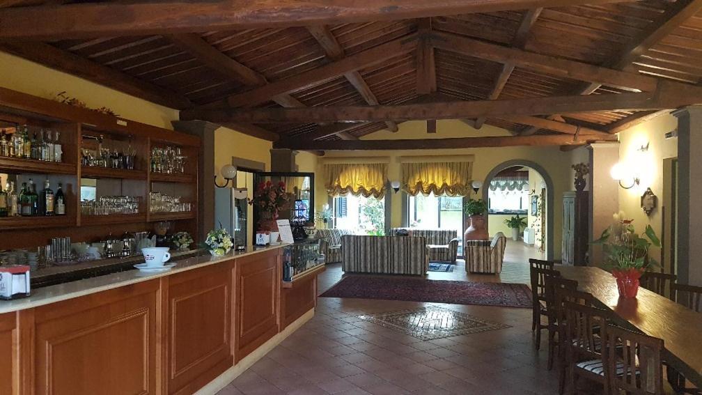 בולסנה Hotel Eden Sul Lago מראה חיצוני תמונה